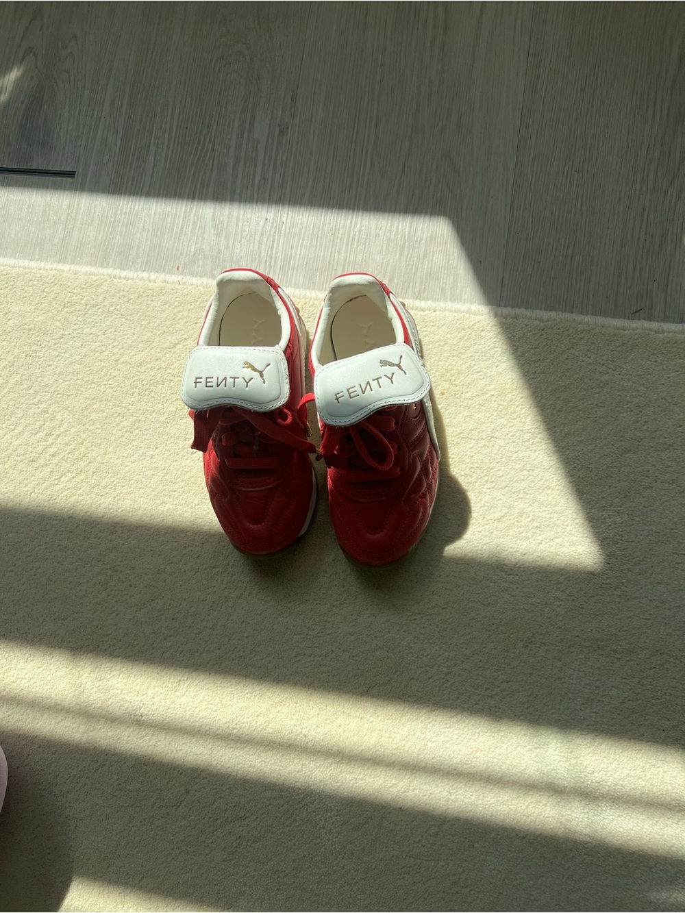 FEINTY Kids Red Athletic Sneakers with White Strap
